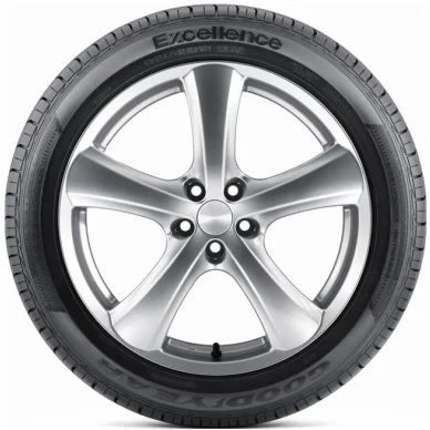Goodyear Excellence Henkiloautonrenkaat 3 image