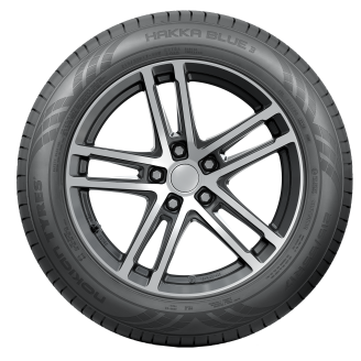 Nokian Tyres Hakka Blue 3 sidewall with rim kuva