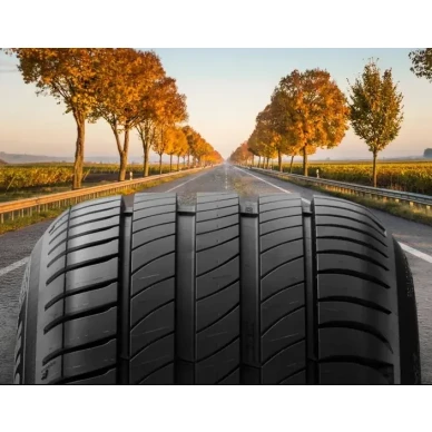 Michelin Primacy 4 SUV Kesarenkaat kuva